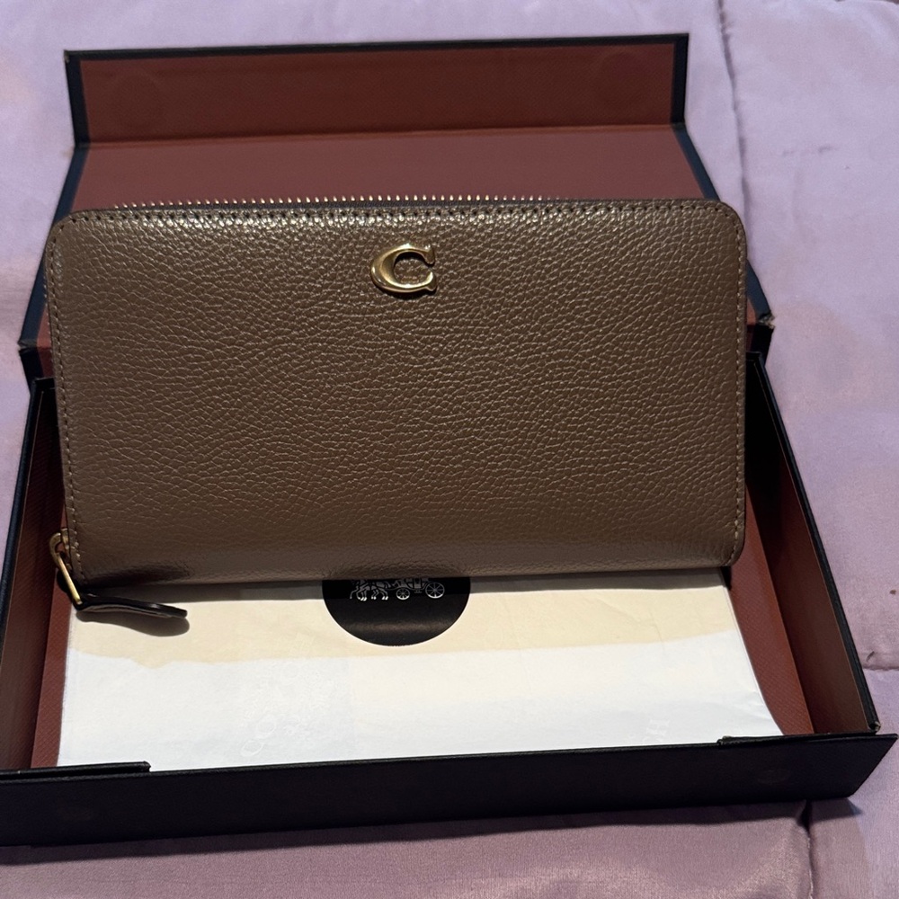 Coach Taupe Leather Zip Wallet. Like new condition